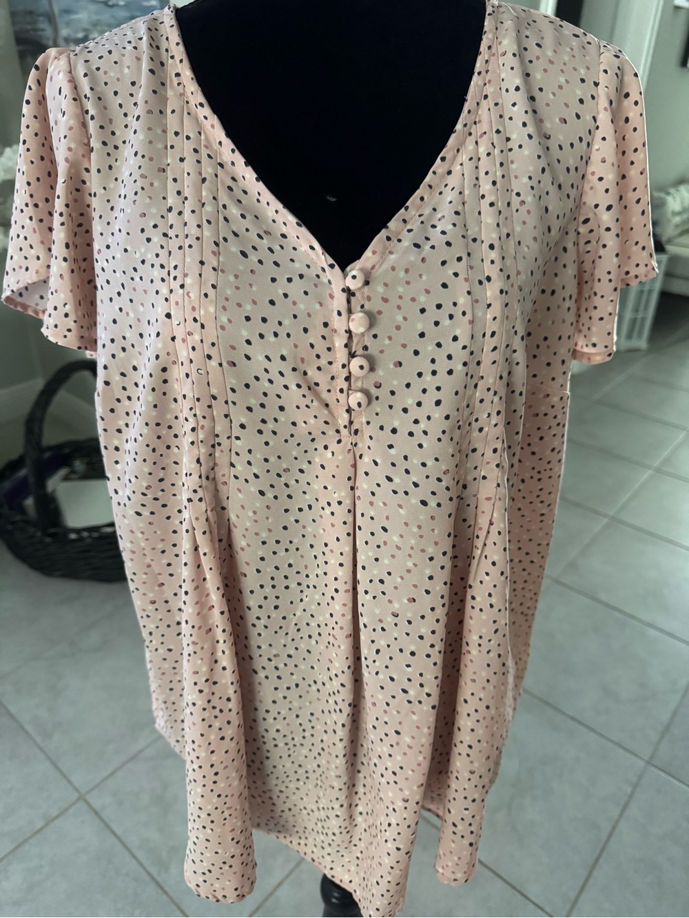 torrid Blush Pink Polka Dot V-Neck Button-Front Blouse